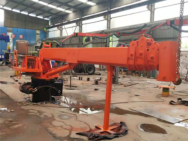 廣西賀州船用起重機公司選用優良的原材料