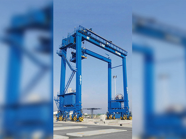 浙江寧波集裝箱門式起重機(jī)廠家集裝箱門式起重機(jī)定位功能精準(zhǔn)